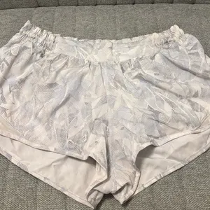 lululemon white jasmine multi hotty hot shorts thumbnail 4
