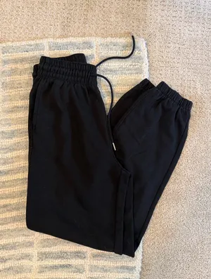 H&M Sweatpants thumbnail 1