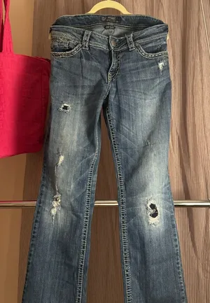 Silver "Suki" Jeans Blue‎ Distressed Baby Boot Leg Jeans thumbnail 1