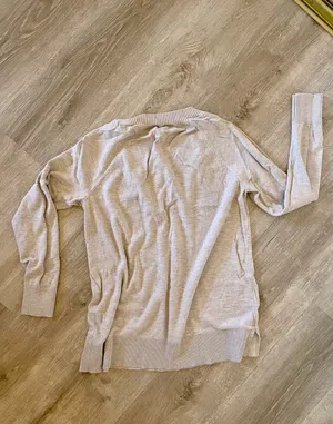 Banana Republic taupe sweater size S. thumbnail 3