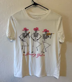 Wound up Large Skelton T-shirt. Fun style! Preloved and great condition. thumbnail 1