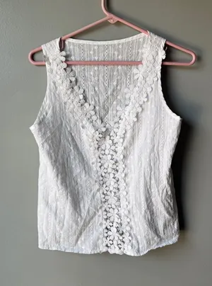 White Eyelet Lace Floral Crochet Boho Coquette Sleeveless Tank Top Women’s thumbnail 1