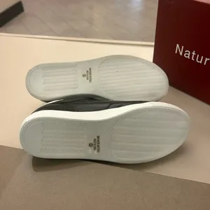 Nature Breeze Monochrome Casual Sneakers Brand NEW!! With box size 6 thumbnail 5