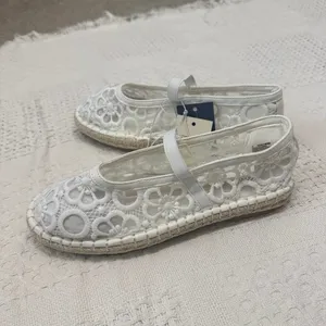 Universal Threads 7 Celia Mary Jane floral lace espadrille 3629 thumbnail 2