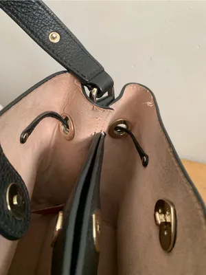 Kate Spade New York Marti Small Leather Bucket Bag Shoulder Bag in Black thumbnail 11