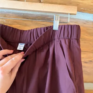 Old Navy Stretch Tech Maroon Pants size Large thumbnail 5
