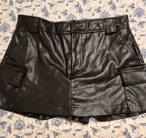 Zara Size S Black Pleather (faux leather) mini cargo skort thumbnail 1
