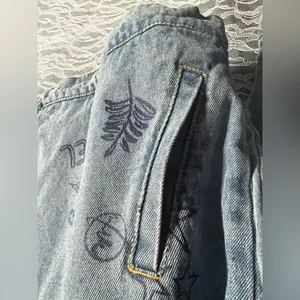 Disney Stitch Denim Jean Trucker Jacket Embroidered and Drawings Urban thumbnail 5
