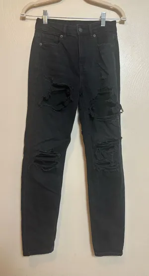 American Eagle Black High Rise Ripped Distressed Ankle Mom Jeans Womens 00 thumbnail 1