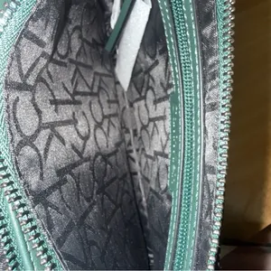 NWT Calvin Klein Green and Cream Crossbody Bag thumbnail 5