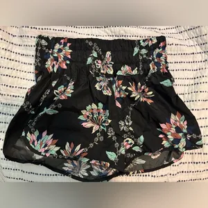 Like new FP Movement The Way Home athletic shorts size L thumbnail 4