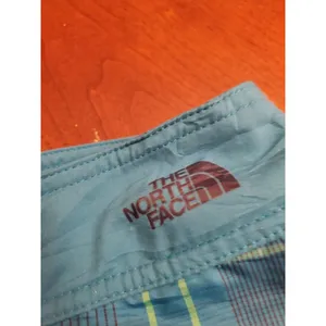 The North Face Shorts Women Size 6 Swim Board Shorts Blue/Green Plaid thumbnail 10