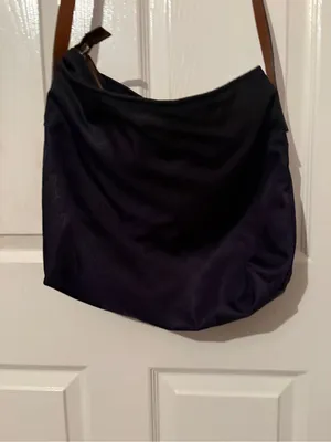 Gucci Gg Crossbody Tote Bag in Navy with Tan Strap thumbnail 5