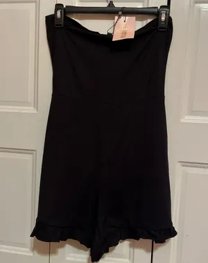 NWT  black strapless romper ⭐️ size 4 thumbnail 1
