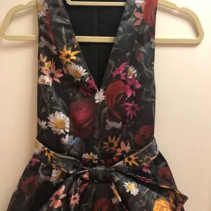 Alice + Olivia Floral Dress ( SOLD) thumbnail 4