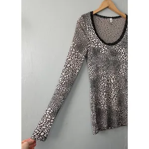 Buckle BKE Stretch Top Size S Animal Print Lace Trim Whimsigoth Dark Emo Indie Sleaze thumbnail 2