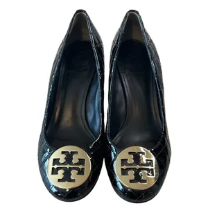 Tory Burch Quinn Quilted Patent Wedge Pumps‎ Black Gold Logo Size 8.5 thumbnail 2