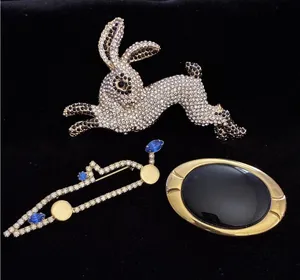 Vintage Costume Jewelry Brooch Lot w Signed Napier Oval Black Cabochon Set thumbnail 1