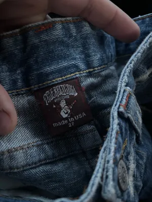 Women’s Y2K True Religion Jeans is size 27 thumbnail 6