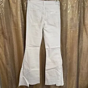 Risen White High Rise Wide Flare Leg Distressed Jeans 11/30 NWT thumbnail 2