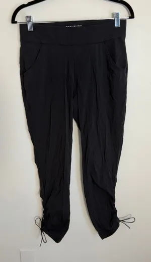 Columbia Women's Black Ankle Pants size medium thumbnail 1