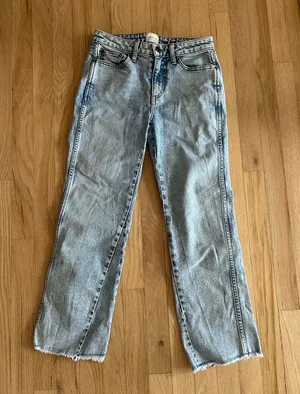 Alice + Olivia AO LA Perfect Crop Kick flare Jean in rebel rebel size 26 thumbnail 1