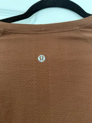 Lululemon Long Sleeve thumbnail 4
