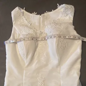 Women’s White Chiffon Formal Dress Floral Lace Detail & Matching Jacket Size 14 thumbnail 12