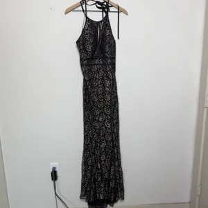 Xscape Women Formal Dress 6 Black Lace Halter Neck Keyhole Maxi Evening Gown thumbnail 2