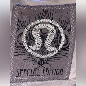 🍋Lululemon Special addition grey scuba hoodie in size 6 thumbnail 5