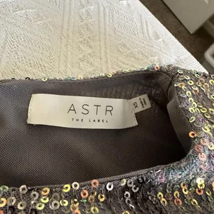 Women’s Astr The Label Hollywood Sequin Bodysuit Sz XS Extra Small Grey/Pink thumbnail 3
