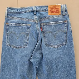 Levi's Classic Mid Rise Light Blue Denim Jeans W27 L32 thumbnail 5
