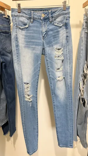 American Eagle Jeans thumbnail 1