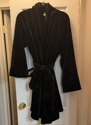 NWT Soma Black Embraceable Plush Short Robe Sz L/XL thumbnail 1