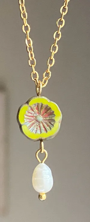 Handmade quality Czech glass flower bead & pear fairy boho retro style necklace🌿✨ thumbnail 1