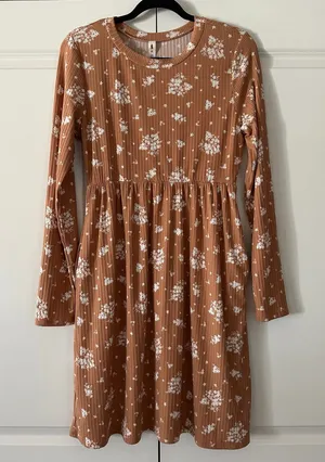 Dress thumbnail 1