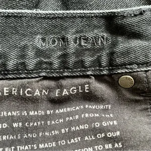 American Eagle Black High Waisted Mom Jeans Size 8 Long thumbnail 9