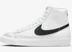 Nike Blazer Size 8 Women thumbnail 1