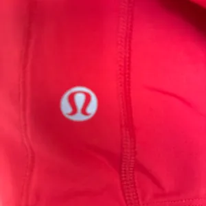 Lululemon Run Speed Squad Skirt Shorts Red Zipper pocket Sz 4. Preloved. thumbnail 5