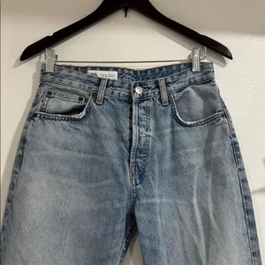 Zara women Straight Jeans in Faded Blue EUC thumbnail 2