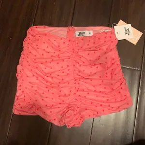 Tiger Mist pink ruched high waisted shorts super cute small brand new with tags thumbnail 1