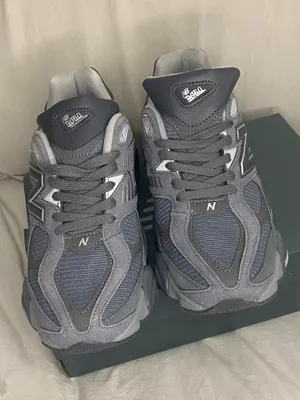 New Balance 9060 Sneakers Shoes Womens Size 10 Mens 8.5 thumbnail 2