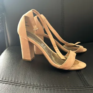 Worthington Tan Suede Block Heel Sandals Size 7W thumbnail 2