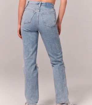 Abercrombie Classic High-Rise Distressed Women’s Jeans - Curve Love 0R / 25 thumbnail 2