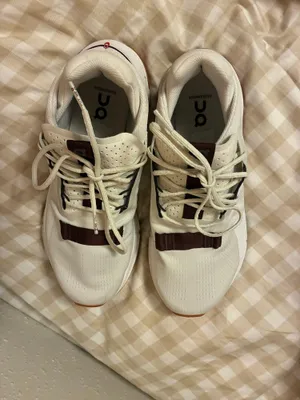 White And White thumbnail 3
