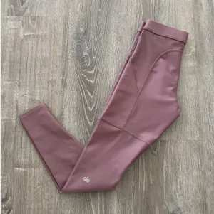 ALO YOGA High-Waist 4 Pocket Utility Legging in Woodrose (S) thumbnail 1