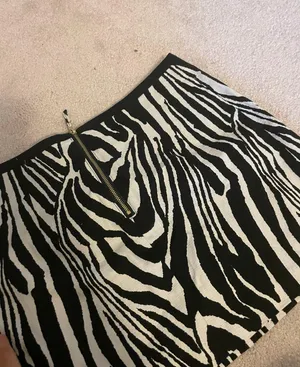 H&M Zebra Print Mini Skirt thumbnail 2
