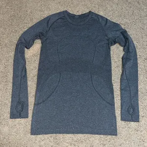 Lululemon Swiftly Tech Long Sleeve‎ Thumbholes Dark Classic Sport Grey 6 thumbnail 3