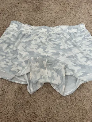 ASICS Athletic Lined Women’s Gray & White Camo Shorts Size L thumbnail 7