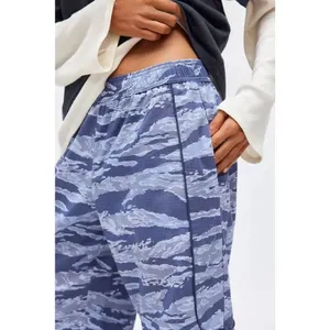 ✨BDG Jess Ripstop Straight Leg Track Sz Medium Pants✨ thumbnail 4